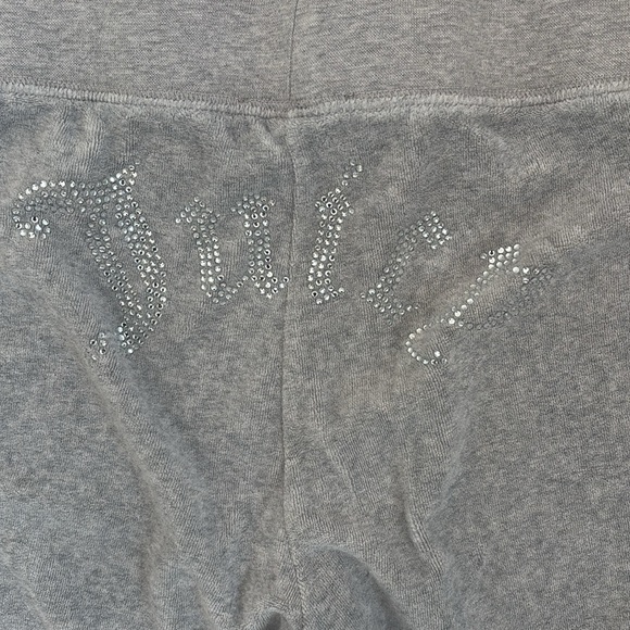 Juicy Couture Pants - Women's Juicy Couture Black Label‎ Velour Joggers in Lt. Grey, Size Medium